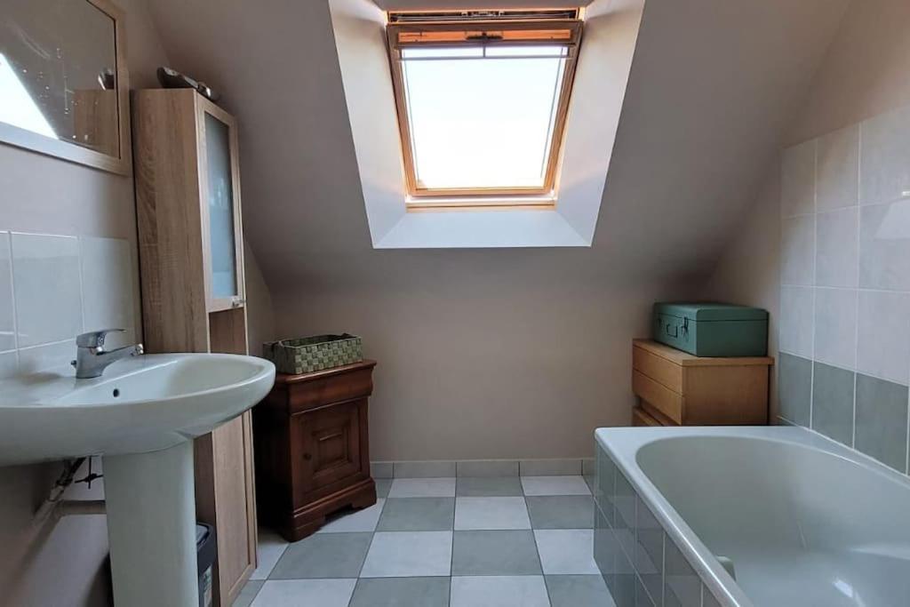 Maison 4 Chambres Pour 8 Personnes Доль-де-Бретань Экстерьер фото